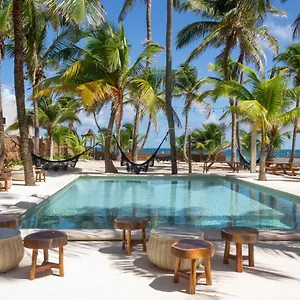 Selina Poc Na 3* Isla Mujeres